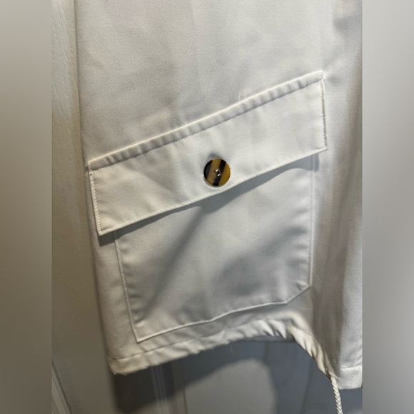 105-Vintage white lightweight zip up vest with hood - Picture 5 of 7